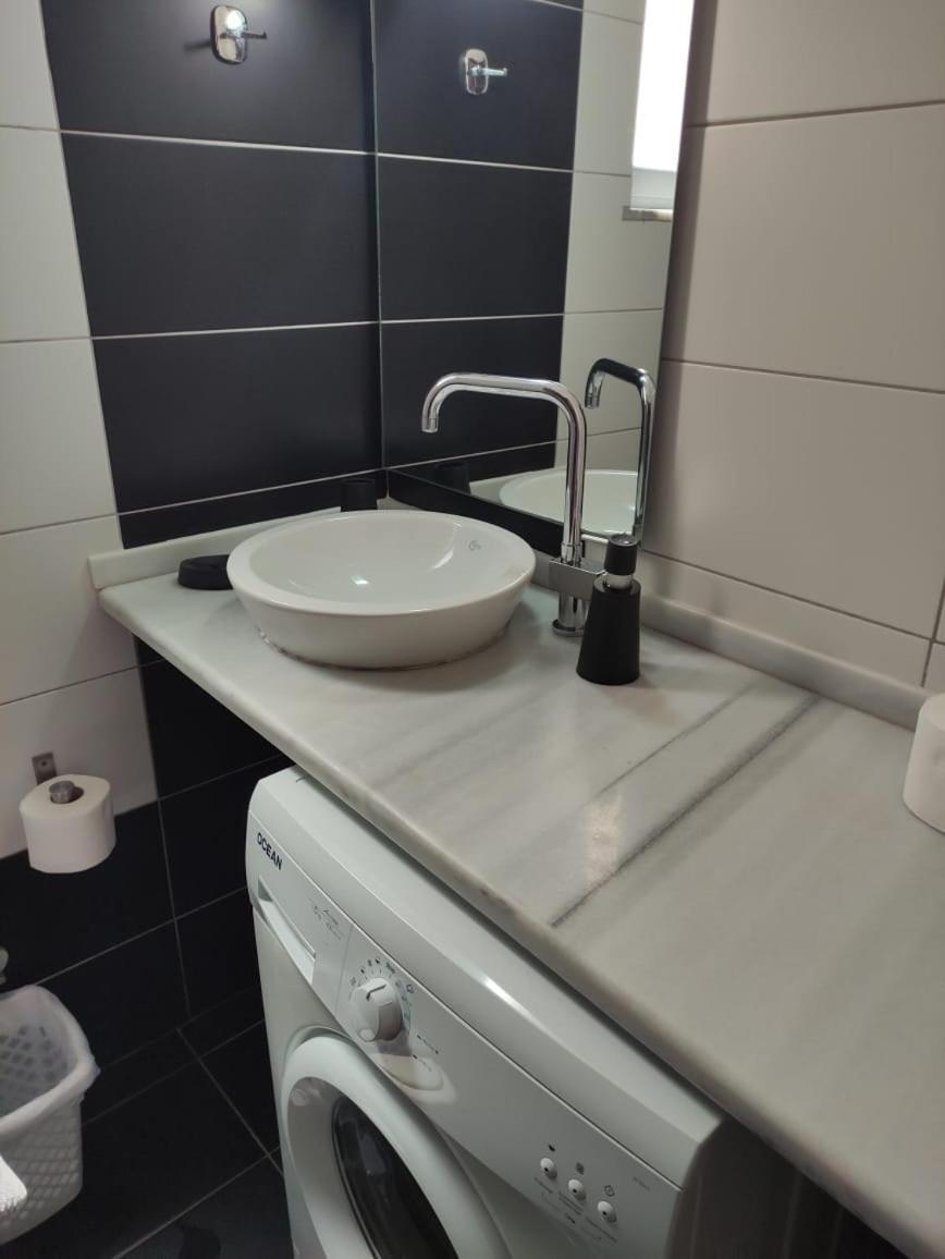 Adam Apartments Sarande Ngoại thất bức ảnh