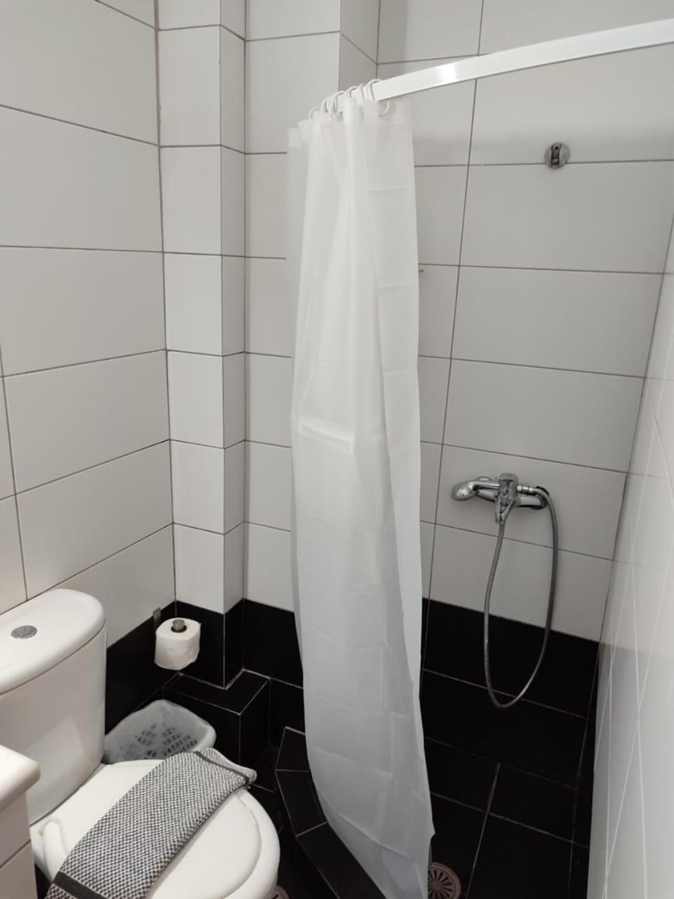 Adam Apartments Sarande Ngoại thất bức ảnh