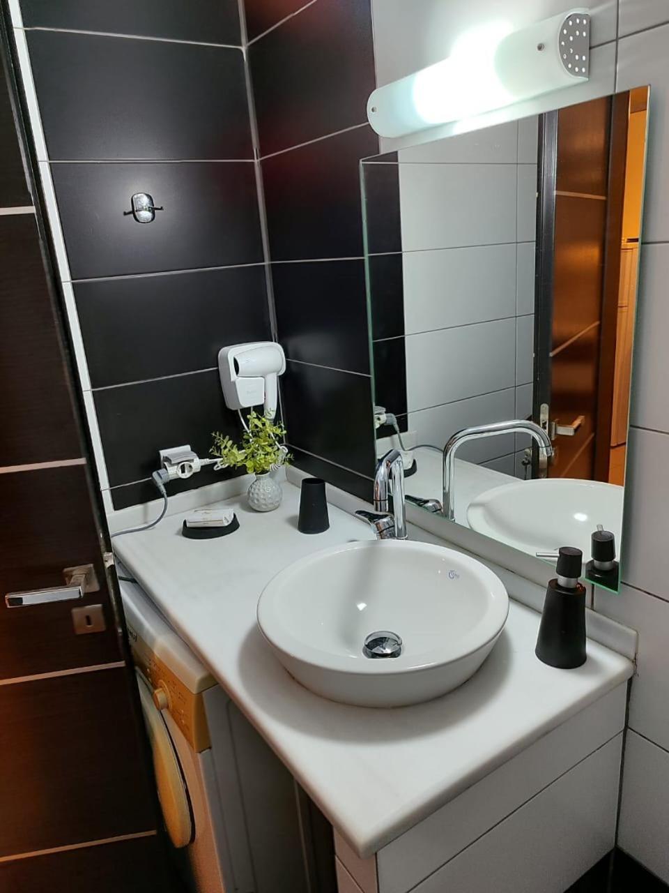 Adam Apartments Sarande Ngoại thất bức ảnh
